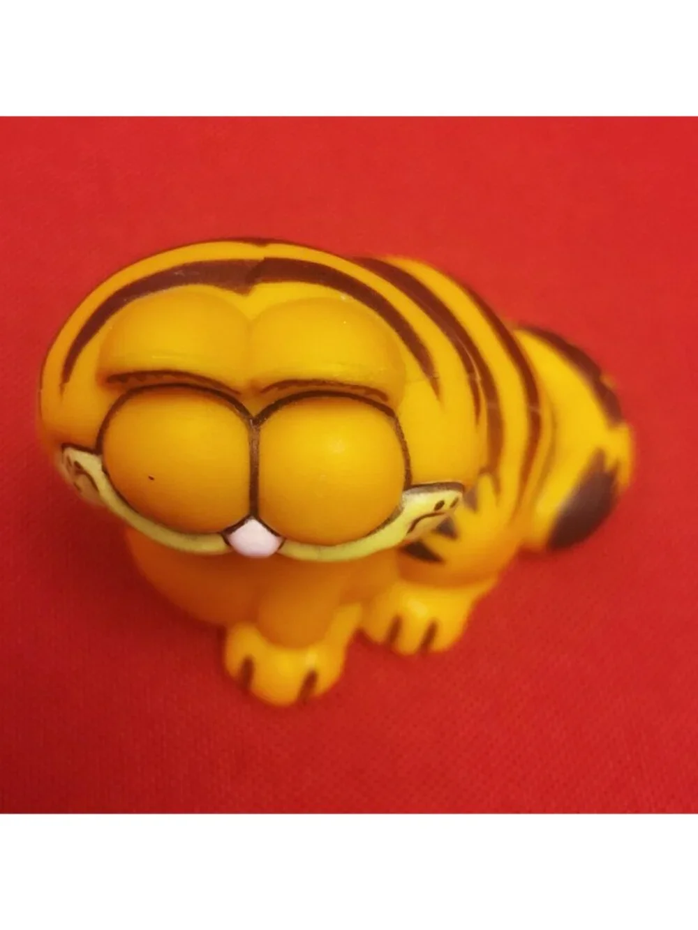 Vintage Garfield Sitting PVC Figurine